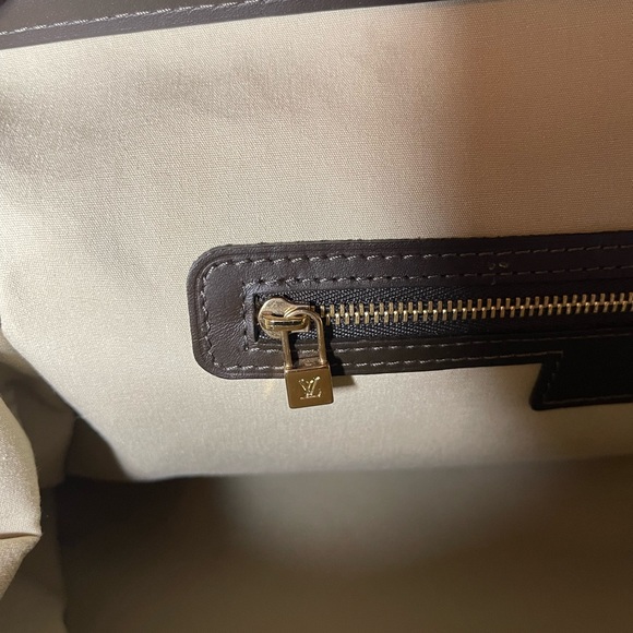 Louis Vuitton Olive Monogram Mini Lin
Josephine GM Boston bag - Picture 9 of 16